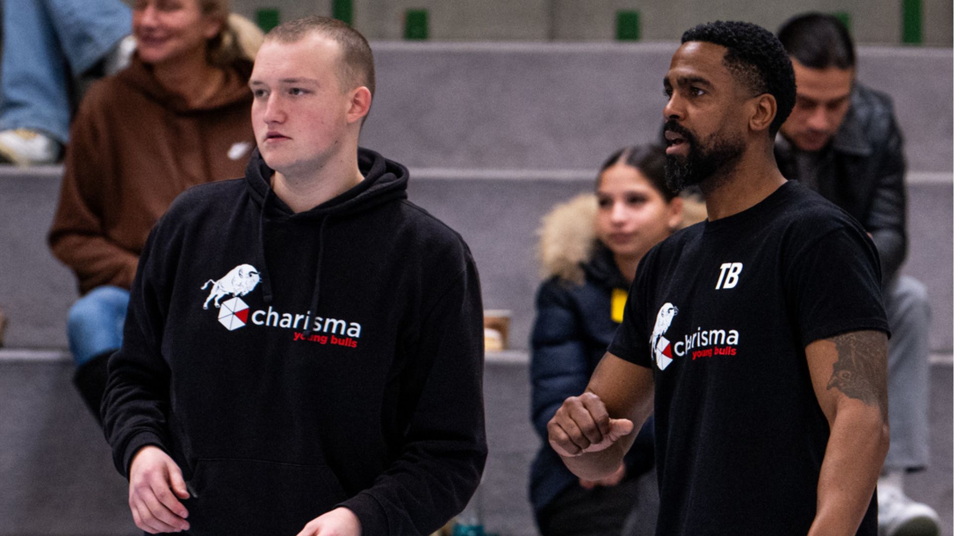Kontinuität an der Seitenlinie: Baker und König führen die charisma young bulls in die dritte JBBL-Saison